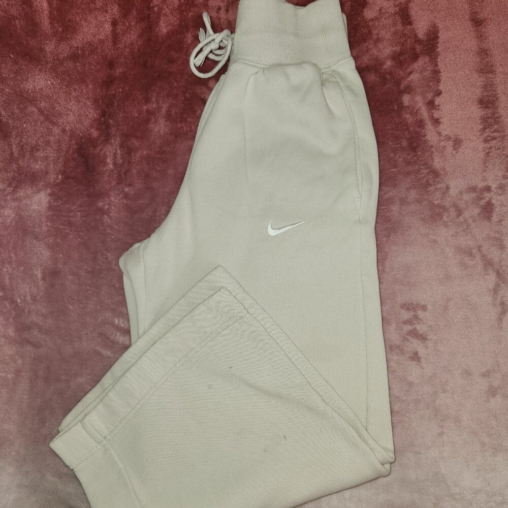 NIKE Women's High-Waisted Cropped Sweatpants - Beige XS